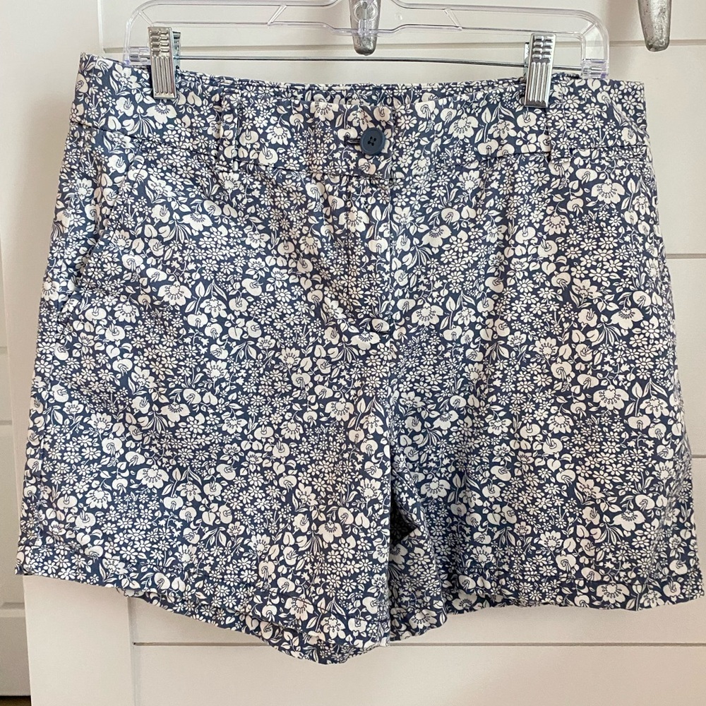 Loft 6” Blue Floral Shorts. Size 10